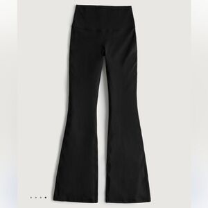 Gilly Hicks Hollister Active Recharge Flare Leggings (M, Black)
